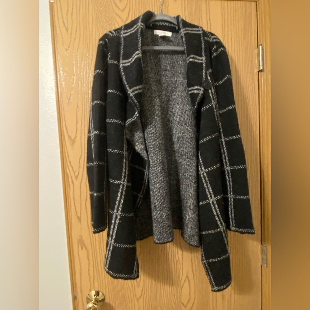 Ellen Tracy Black and Gray Plaid Open Front Cardigan